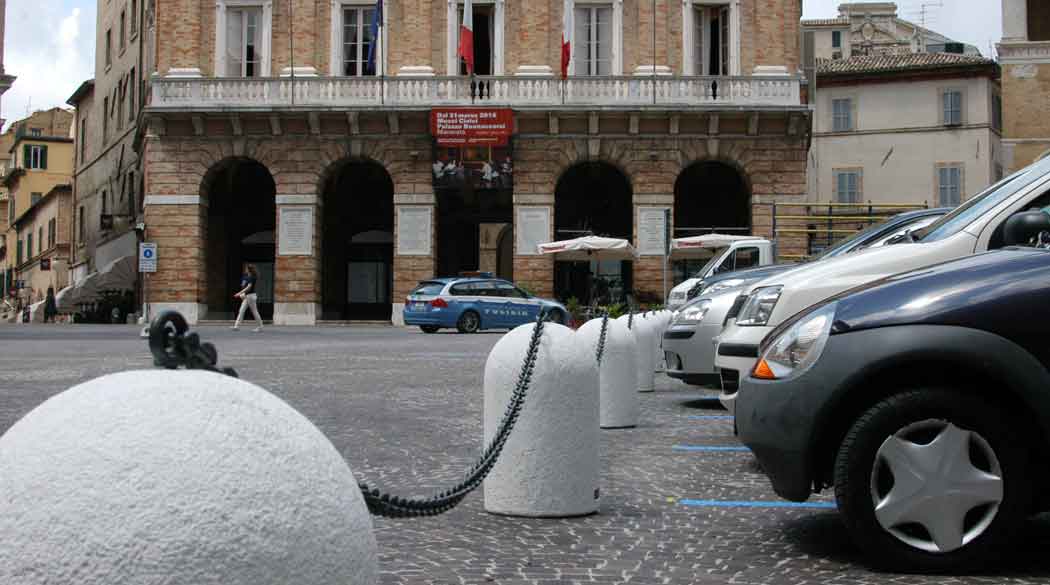 catene-in-piazza