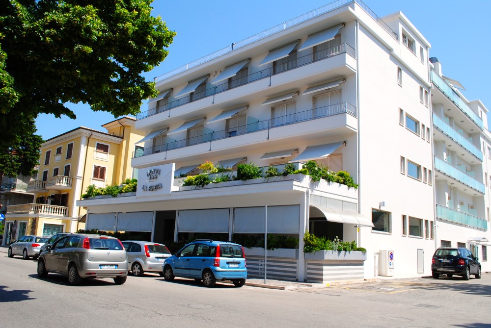 hotel la pineta pineto