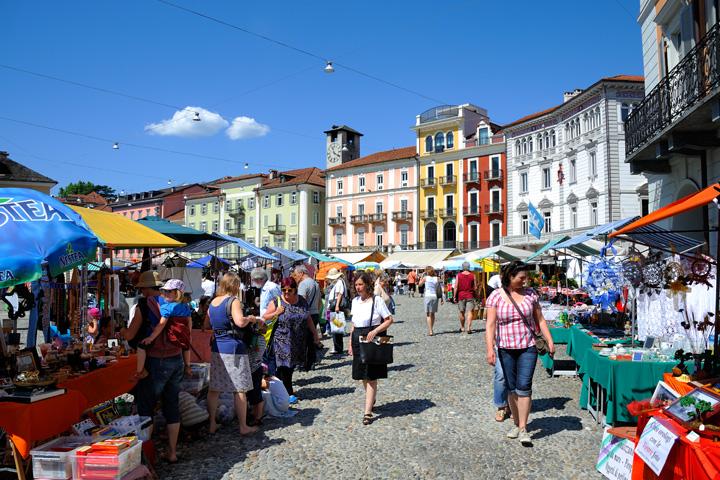 p-24-mercato in piazza